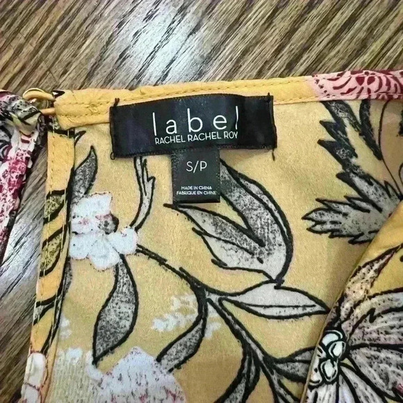 Label by Rachel Roy yellow floral short sleeve blouse - Picture 2 of 3